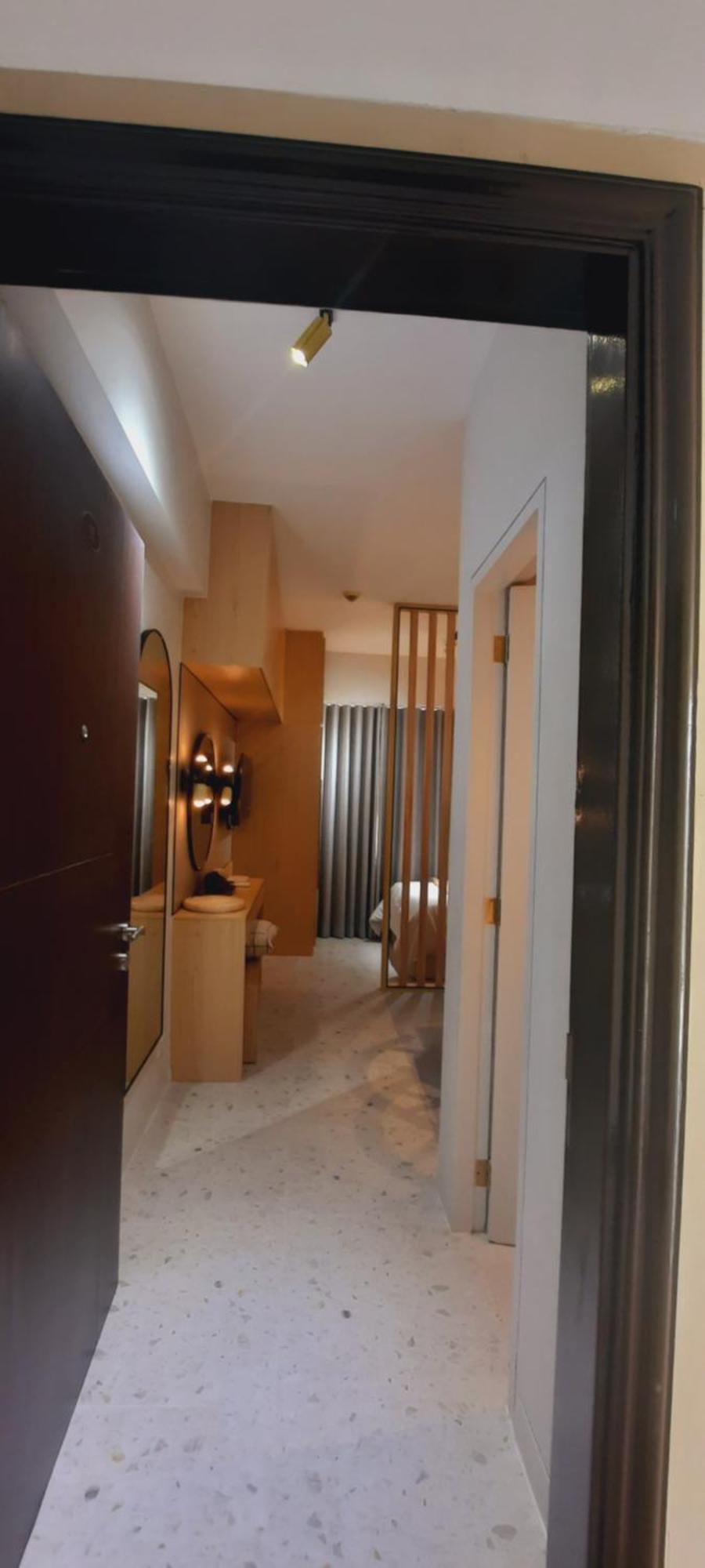 Modern Zen Den Apartment *
